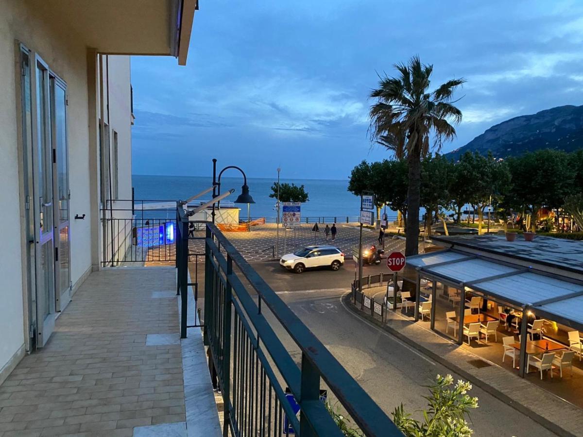 마이오리 La Casa Lungo Il Mare 아파트 외부 사진